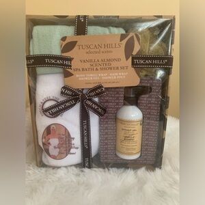 TUSCAN HILLS Vanilla, Almond Spa 4 pc. Bath Set NIB NWT